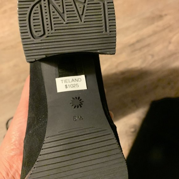 Brand NEW Stuart Weitzman Thigh High Black Boots (Suede) - Picture 5 of 11